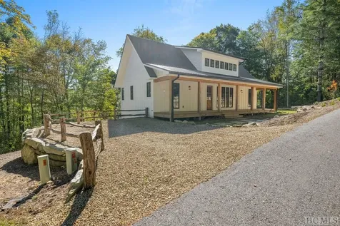 1136 Trillium Ridge Road Cullowhee NC 28723