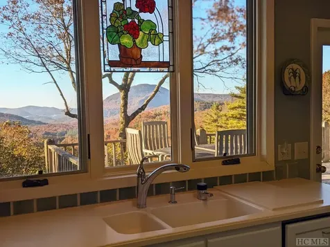 125 Rambouillet Road Cashiers NC 28717