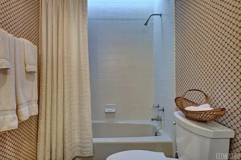 125 Rambouillet Road Cashiers NC 28717