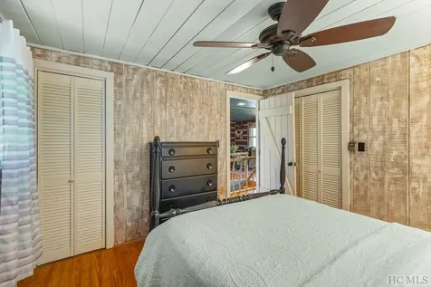 25 Black Walnut Drive Glenville NC 28736