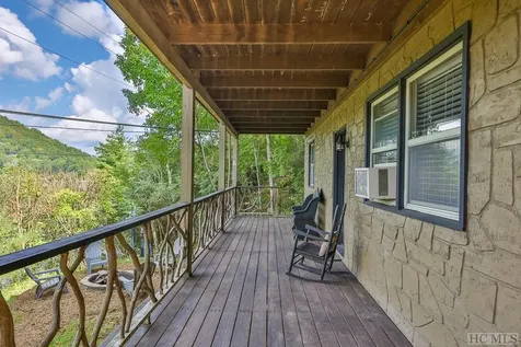 25 Black Walnut Drive Glenville NC 28736