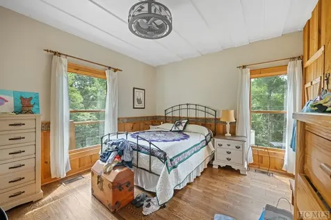 5984 Big Ridge Road Glenville NC 28736