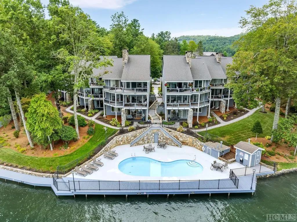 50 Country Club Village Drive Lake Toxaway NC 28747