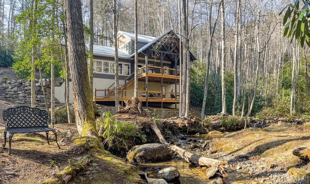 2374 West Christy Trail Sapphire NC 28774