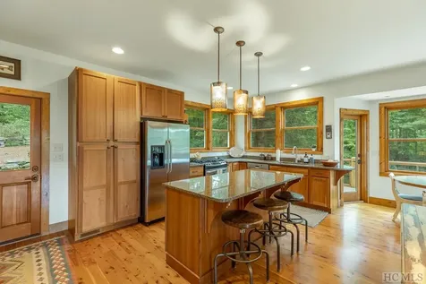 739 Glenridge Road Glenville NC 28736