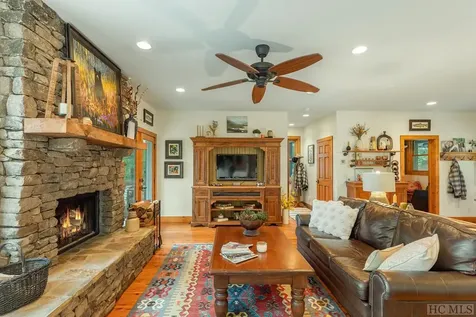 739 Glenridge Road Glenville NC 28736