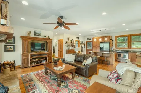 739 Glenridge Road Glenville NC 28736