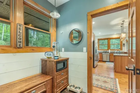 739 Glenridge Road Glenville NC 28736