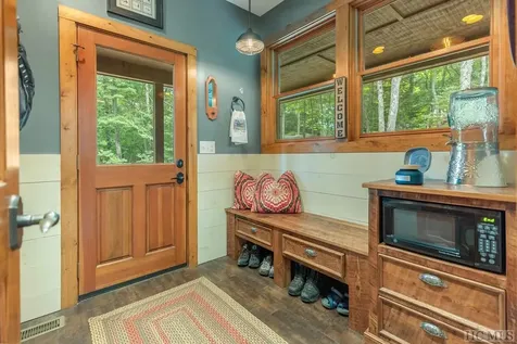 739 Glenridge Road Glenville NC 28736