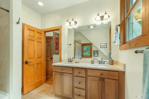 739 Glenridge Road Glenville NC 28736