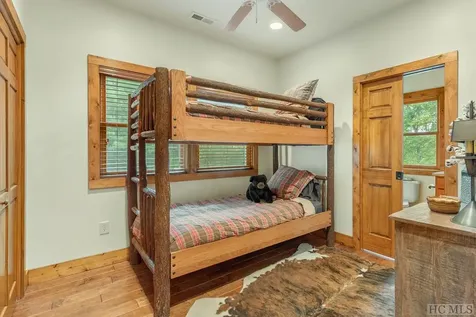 739 Glenridge Road Glenville NC 28736