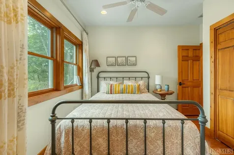 739 Glenridge Road Glenville NC 28736