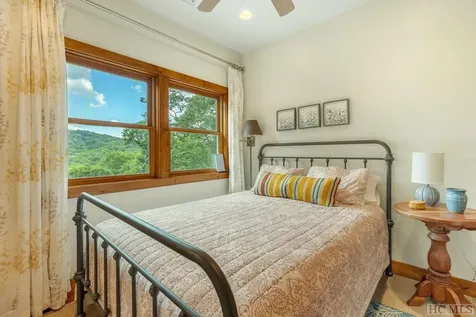 739 Glenridge Road Glenville NC 28736