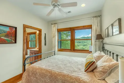 739 Glenridge Road Glenville NC 28736