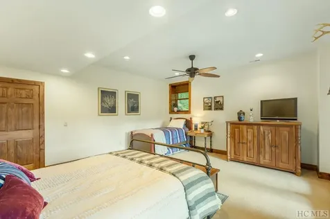 739 Glenridge Road Glenville NC 28736