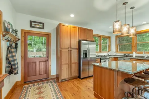 739 Glenridge Road Glenville NC 28736