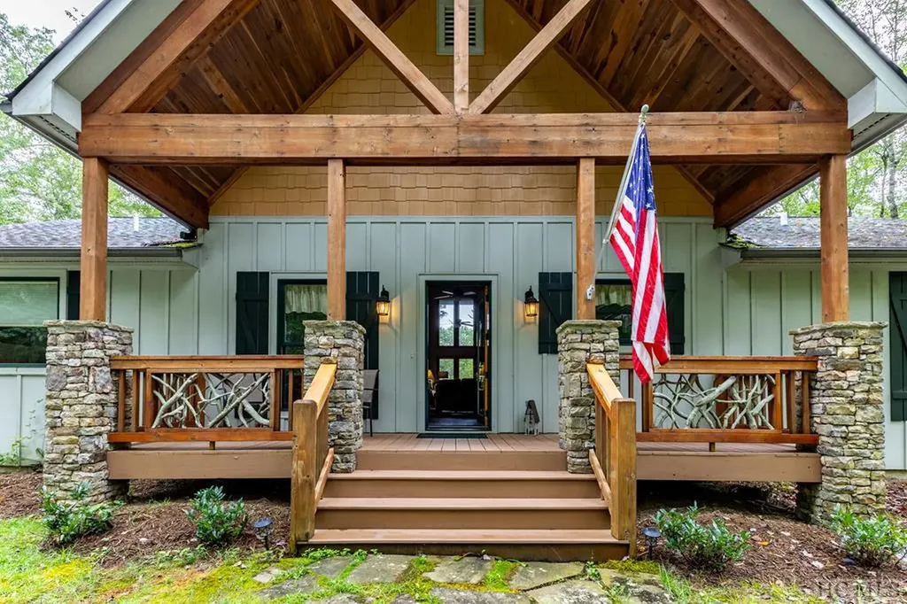 752 Found Forest Road Cashiers NC 28717