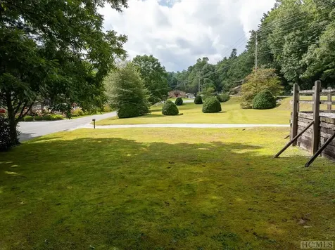 323 Highway 107n Cashiers NC 28717