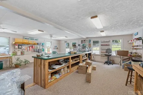 323 Highway 107n Cashiers NC 28717