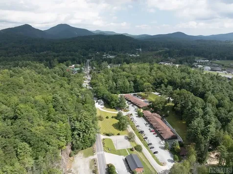 323 Highway 107n Cashiers NC 28717