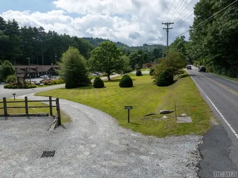 323 Highway 107n Cashiers NC 28717