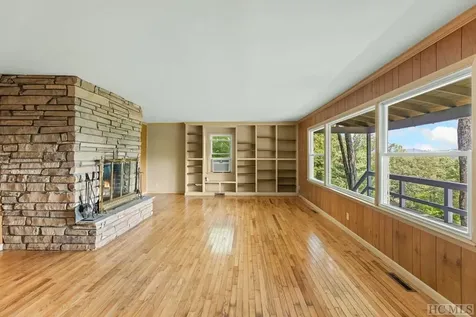 425 Dog Mountain Road Highlands NC 28741