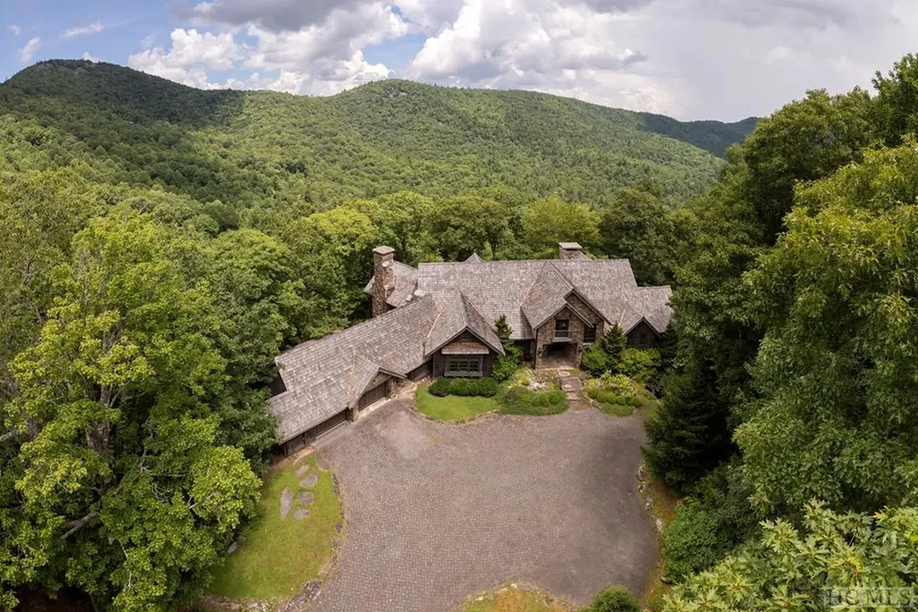 1045 Cherokee Trace Cashiers NC 28717