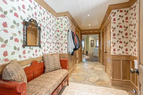 1045 Cherokee Trace Cashiers NC 28717