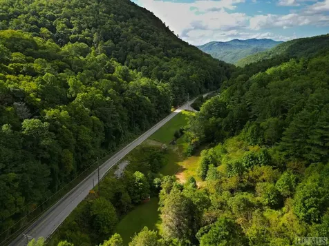 104 Tear Drop Lane Glenville NC 28736