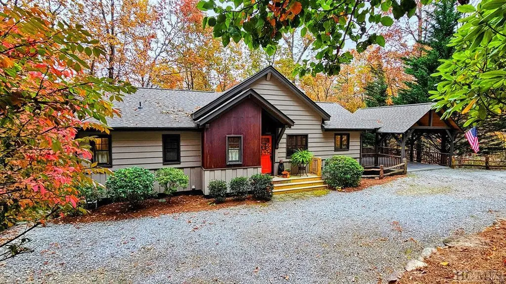 40 Ivy Court Sapphire NC 28774