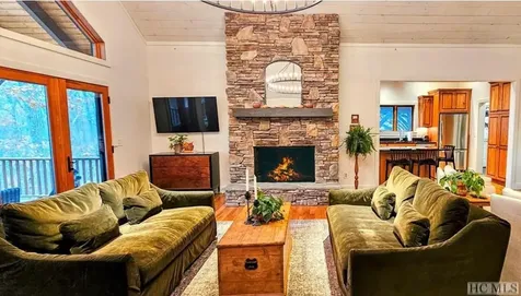 40 Ivy Court Sapphire NC 28774