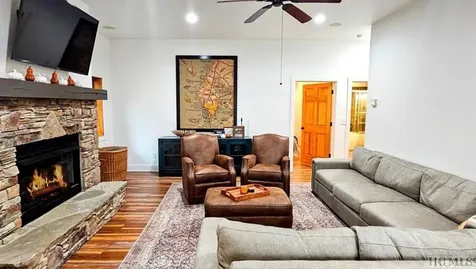 40 Ivy Court Sapphire NC 28774