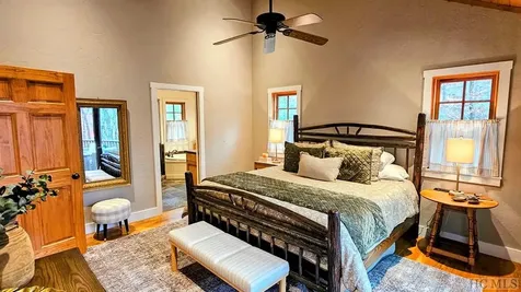 40 Ivy Court Sapphire NC 28774