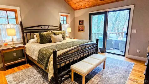 40 Ivy Court Sapphire NC 28774