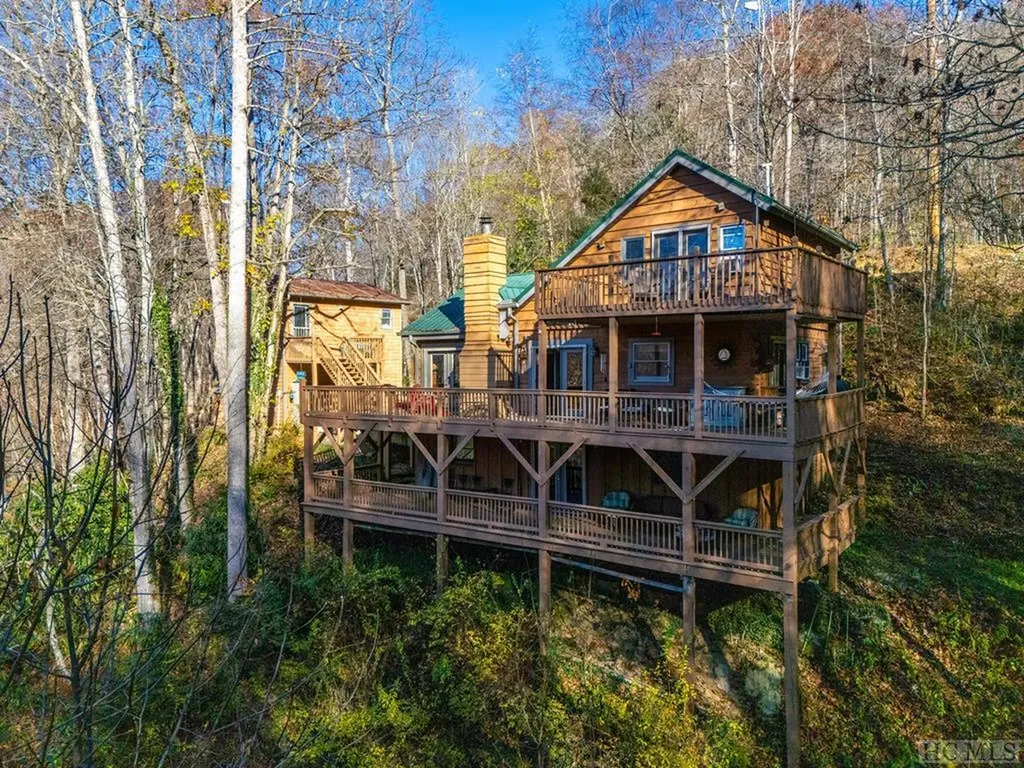 146/148 Bluebird Lane Glenville NC 28736