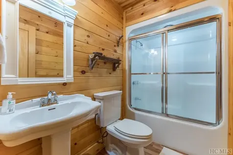 81 Toll House Lane Cashiers NC 28717