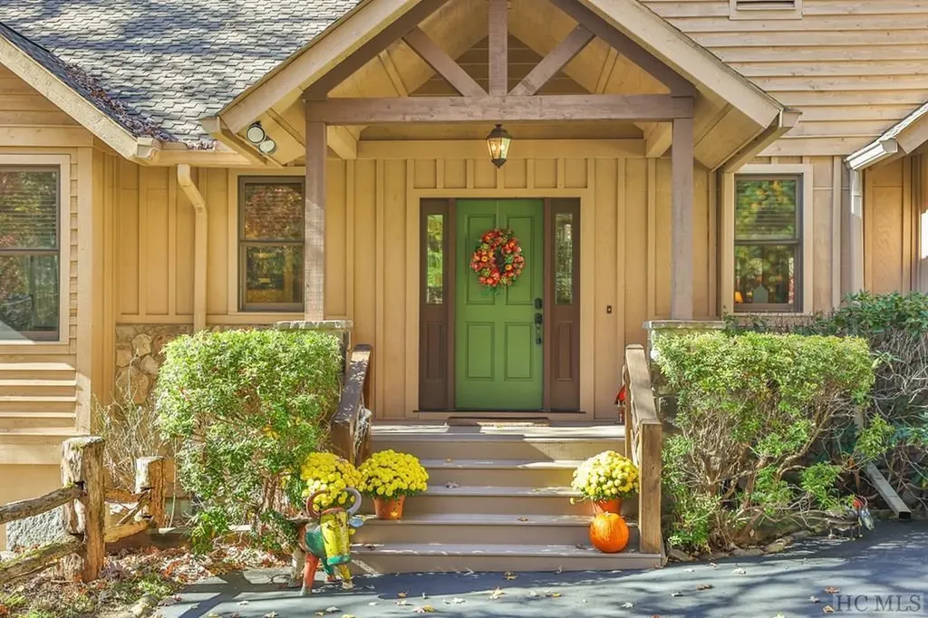 49 Hidden Lane Sapphire NC 28774