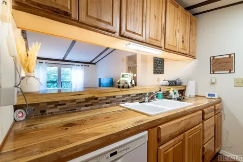 101 Log Cabin Lane Cullowhee NC 28723