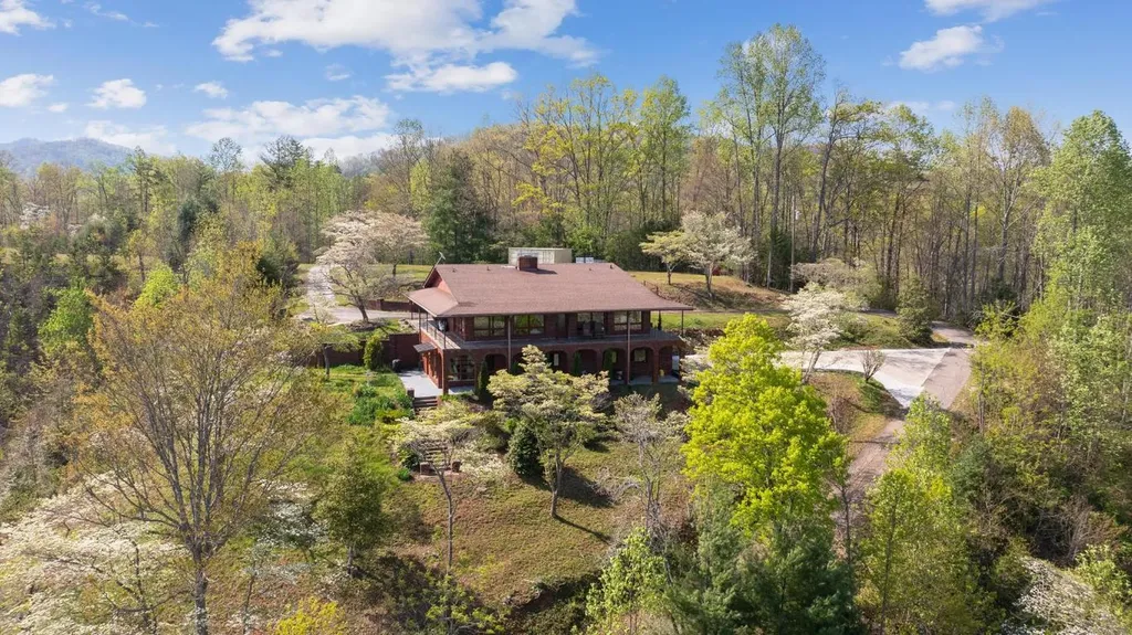 380 Ledford Drive Franklin NC 28734