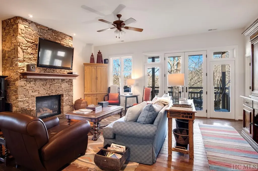 95b Burning Bush Lane Highlands NC 28741