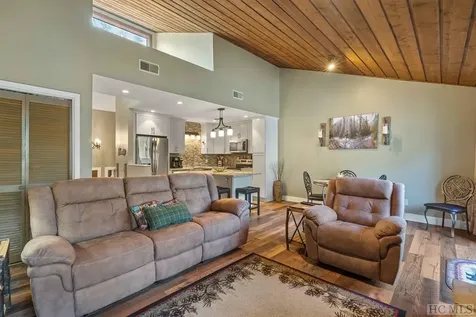257 Meadow Way Sapphire NC 28774