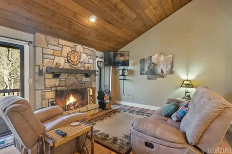257 Meadow Way Sapphire NC 28774