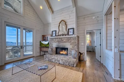 1581 W Whitetail Drive Sapphire NC 28774