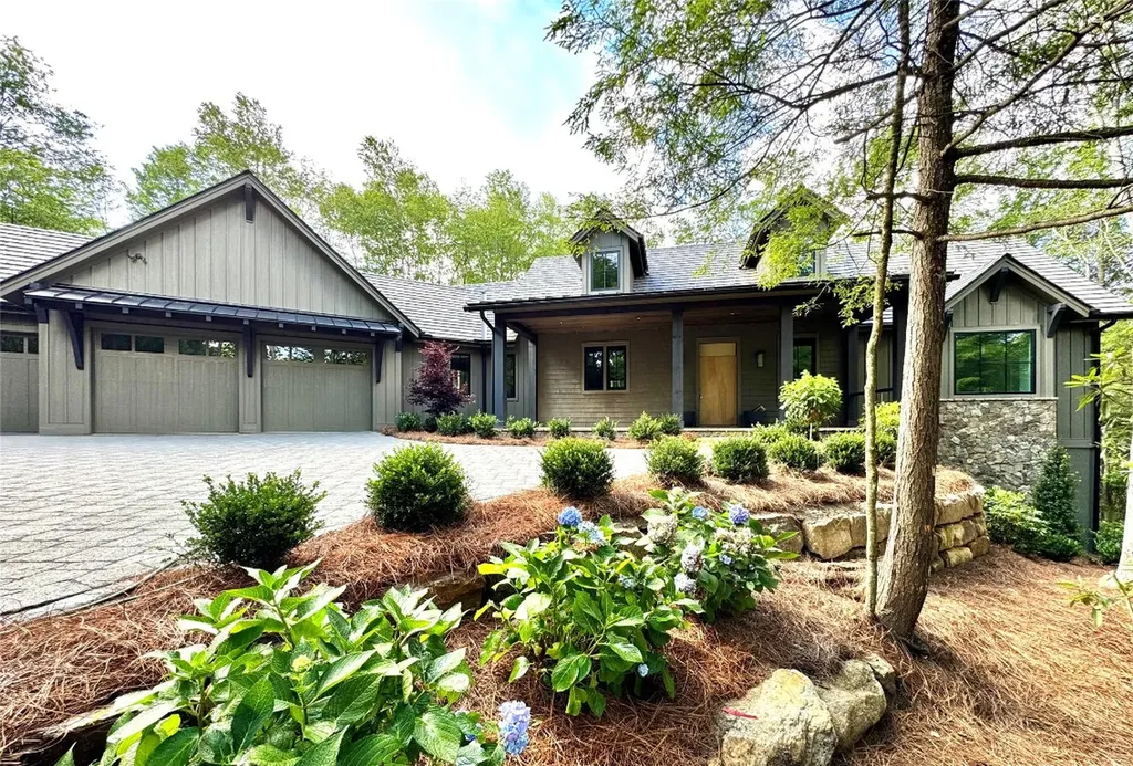 34 Crescent Trail Highlands NC 28741