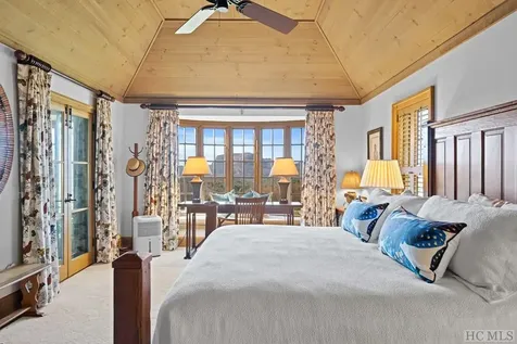 1460 Cherokee Trace Cashiers NC 28717