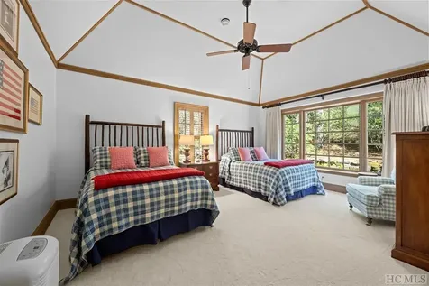 1460 Cherokee Trace Cashiers NC 28717
