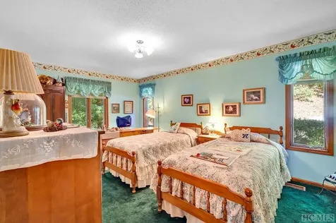 636 Cherokee Trace Lake Toxaway NC 28747