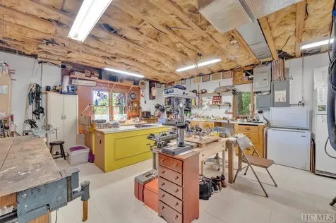 636 Cherokee Trace Lake Toxaway NC 28747