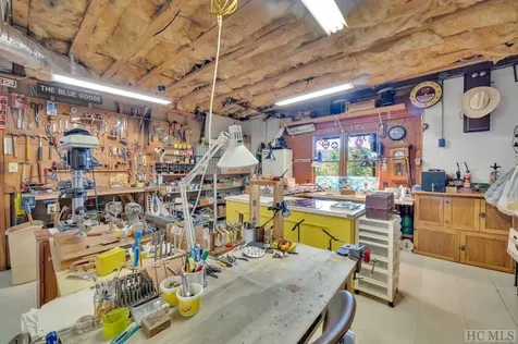 636 Cherokee Trace Lake Toxaway NC 28747