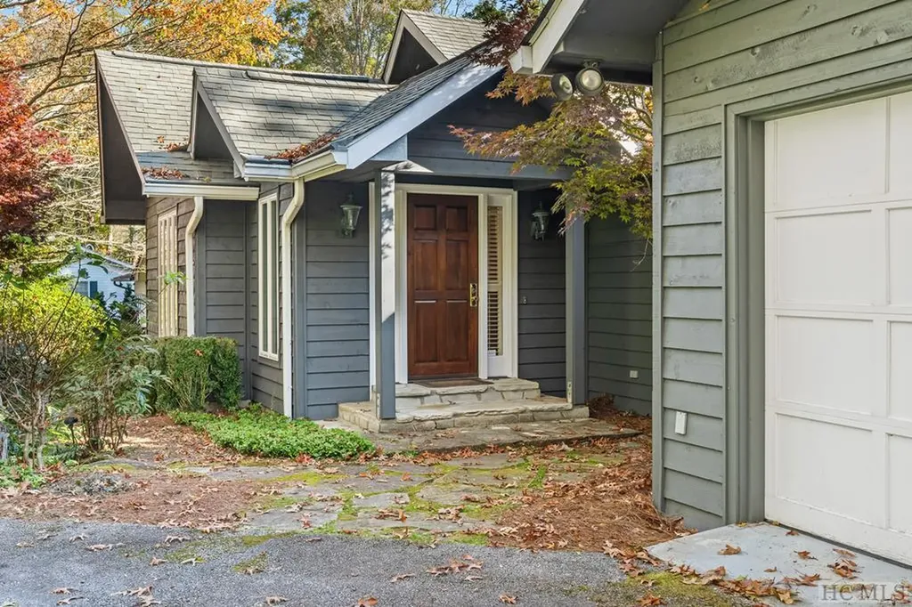 1320 Cobb Road Highlands NC 28741